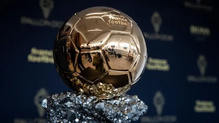 Ballon-dOr-trophy-101222-1